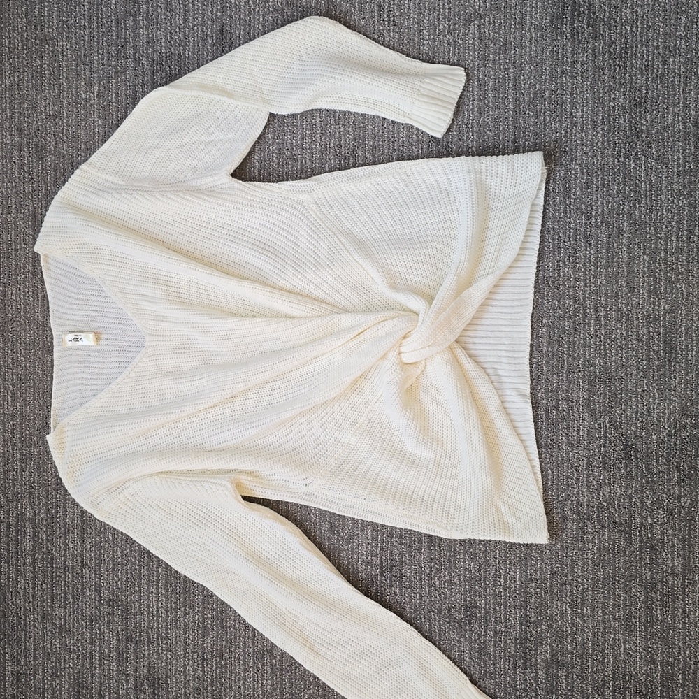LARA Cream V-Neck Sweater